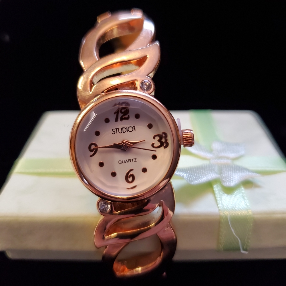 4/$20 Womens watch